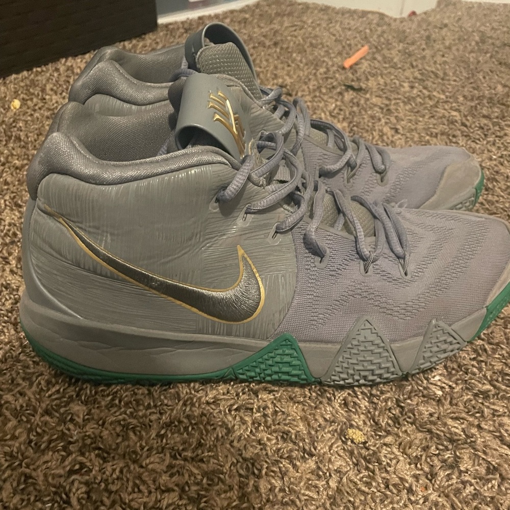 Nike Kyrie 4 " City Guardian "